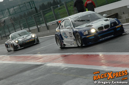 De GS BMW van Mario Josten en de Prospeed Porsche van Rudi Penders